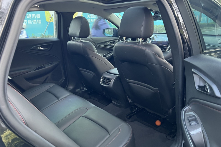 Chevrolet Malibu XL 2022 immagine di auto #17