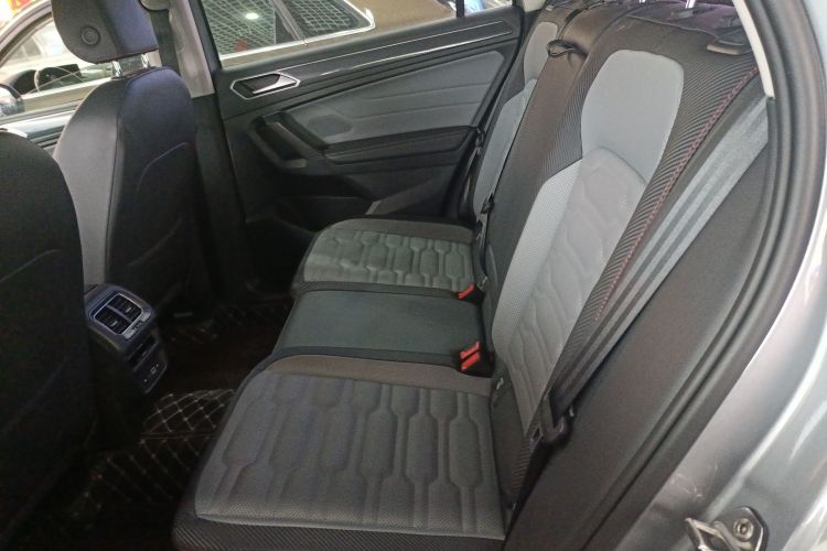 Volkswagen Tiguan X 2023 immagine di auto #17