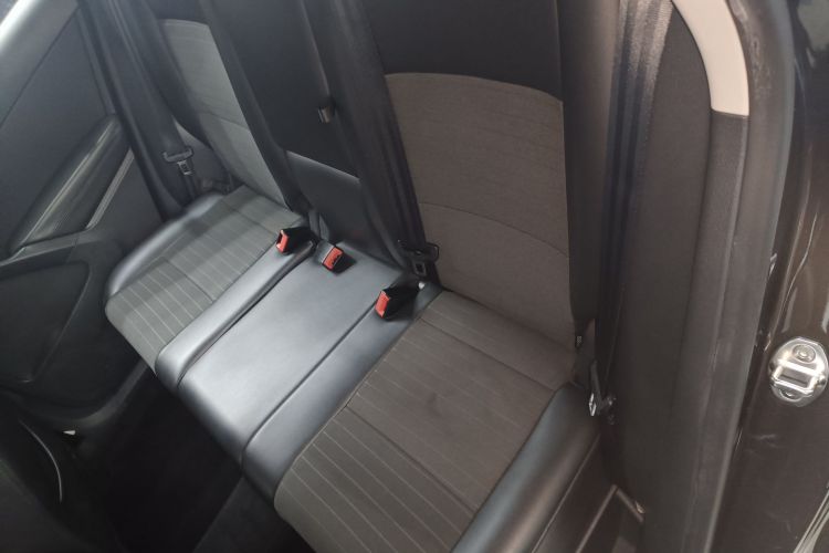 Volkswagen Tiguan 2015 car image #17