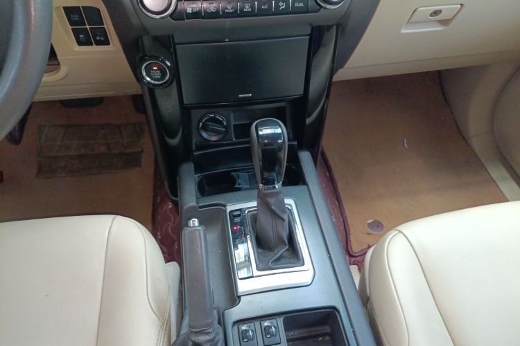 Toyota Land Cruiser Prado 2016 car image #17
