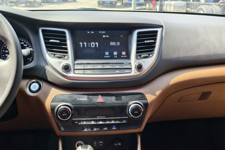 Hyundai Tucson 2017 صورة سيارة #17