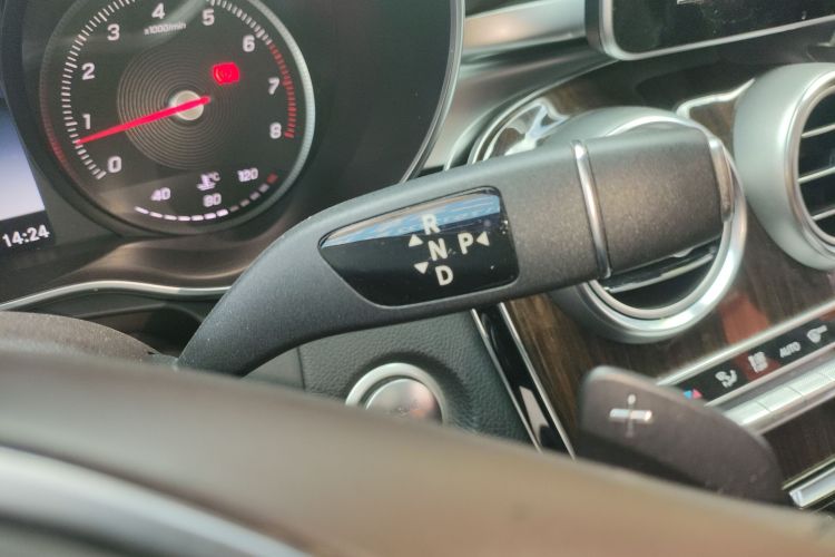 Mercedes-Benz GLC Class 2016 صورة سيارة #17