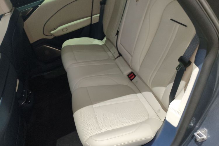 极氪 极氪007 2024 汽车图片 #17