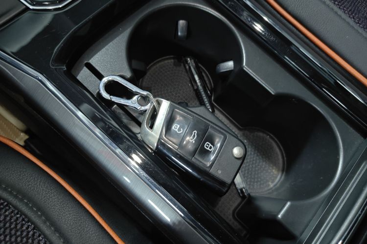Volkswagen Passat 2018 car image #17