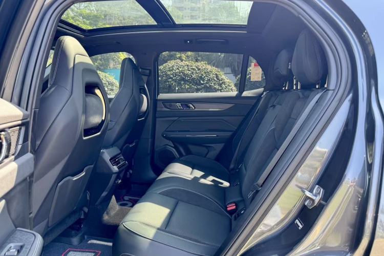 Lynk & Co 01 EM-P 2022 car image #17