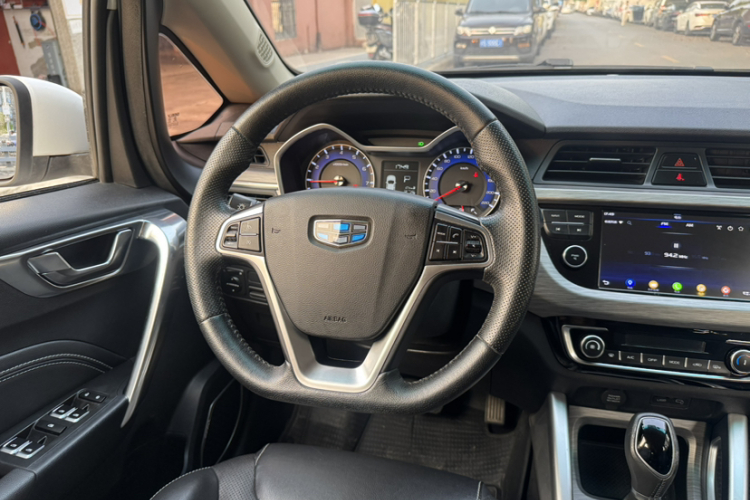 Vision X3 2018 car image #17