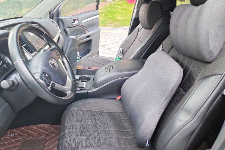 Toyota Highlander 2018 car image #17