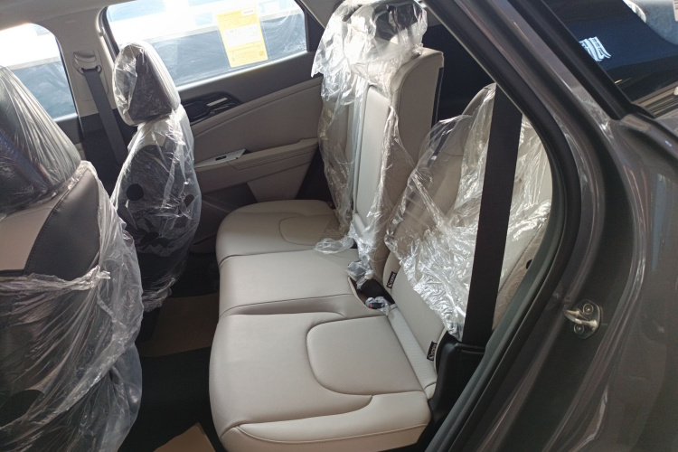 起亚 狮铂拓界 2026 汽车图片 #17