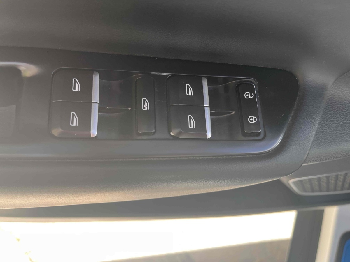 GEELY Emgrand GS 2019 immagine di auto #17