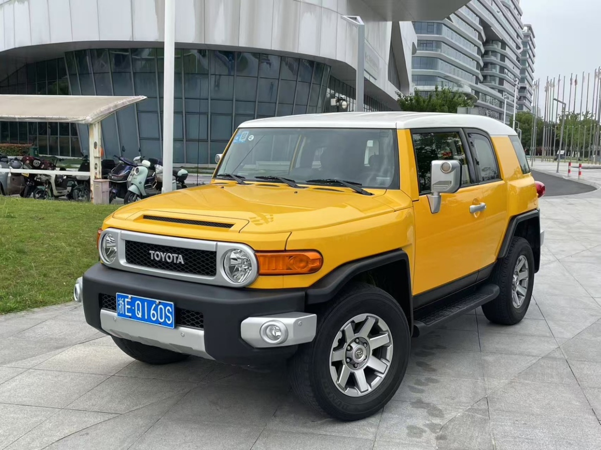 Toyota FJ Cruiser 2018 immagine di auto #17