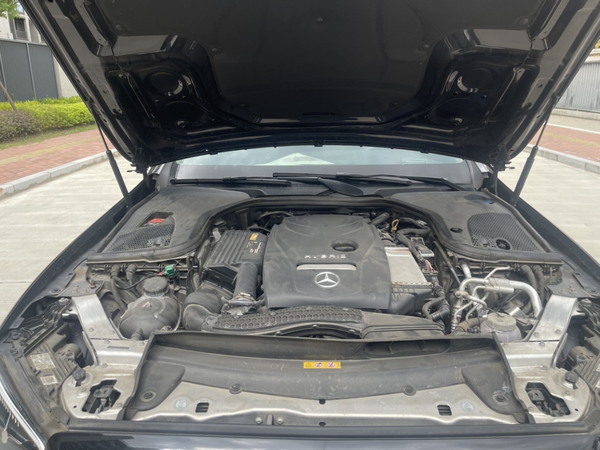 Mercedes-Benz E Class New Energy 2022 car image #17