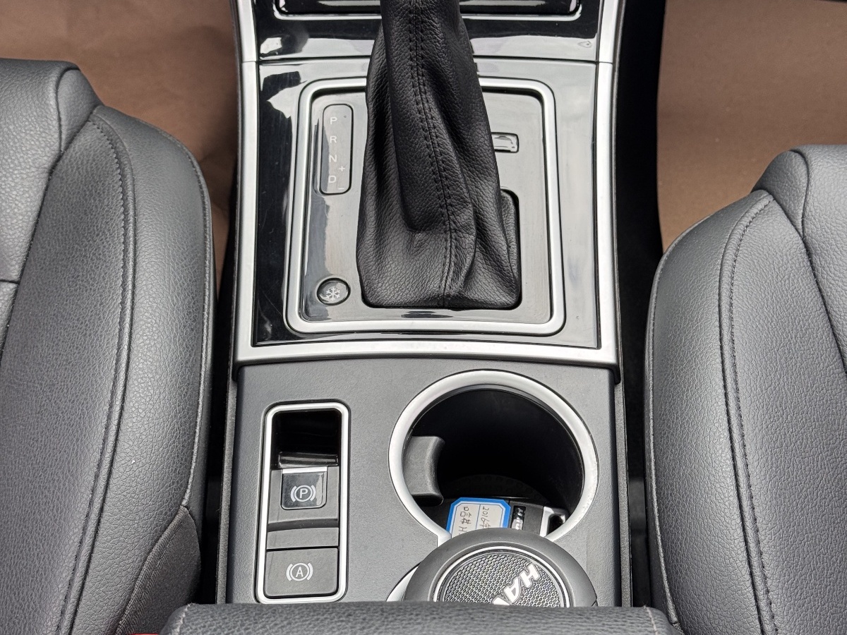 Haval H2 2016 car image #17