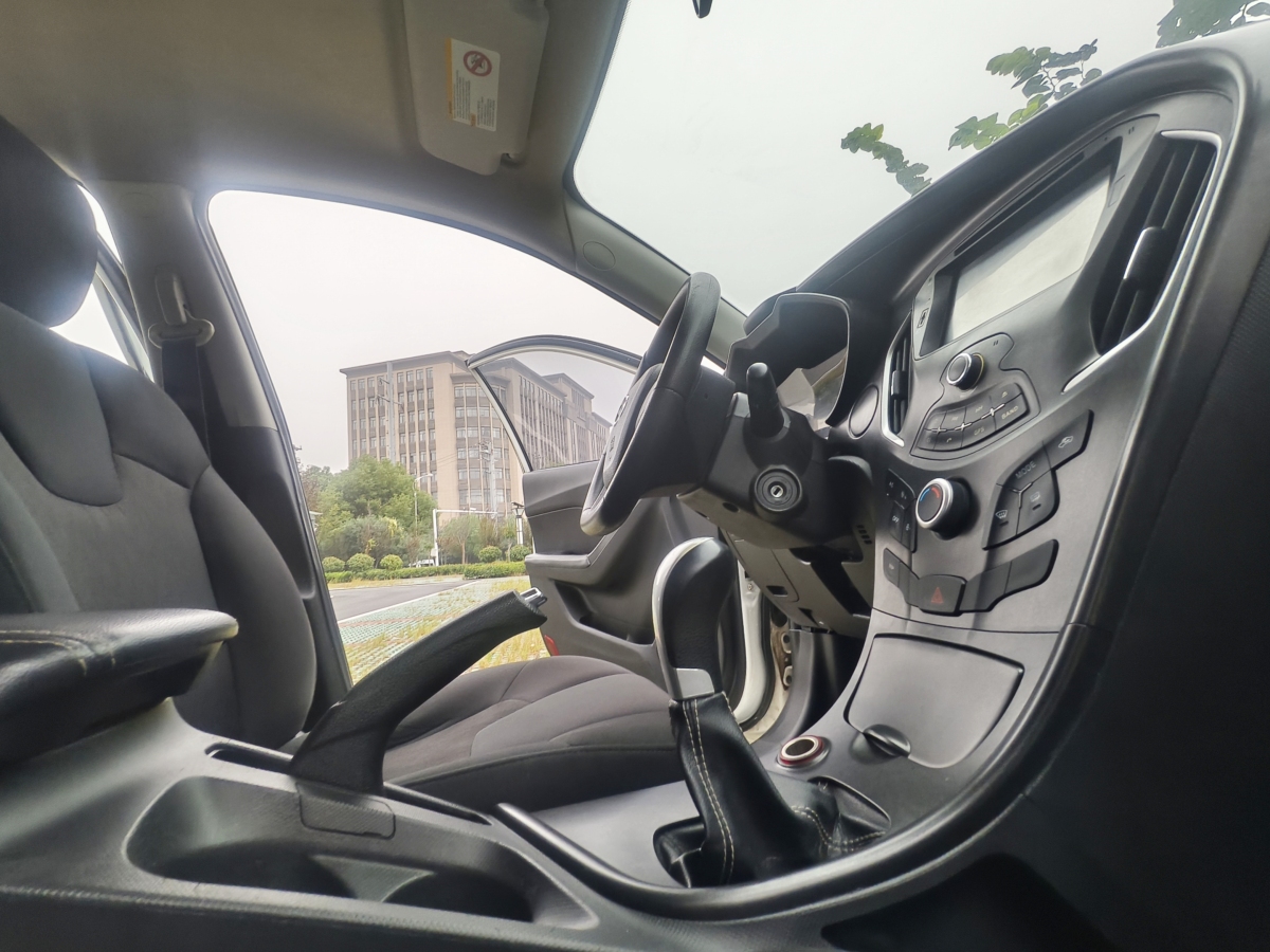 GAC Trumpchi GA3 2014 #17 GAC Trumpchi GA3 2014 car image #17