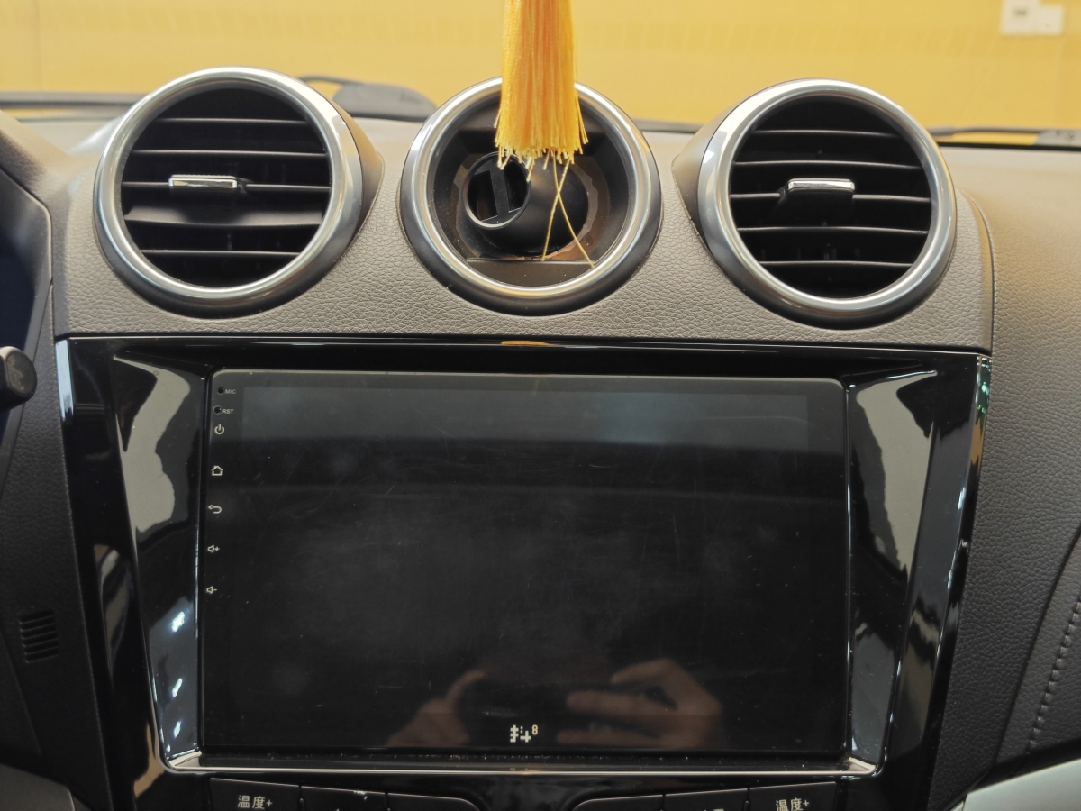 BYD S7 2015 car image #17