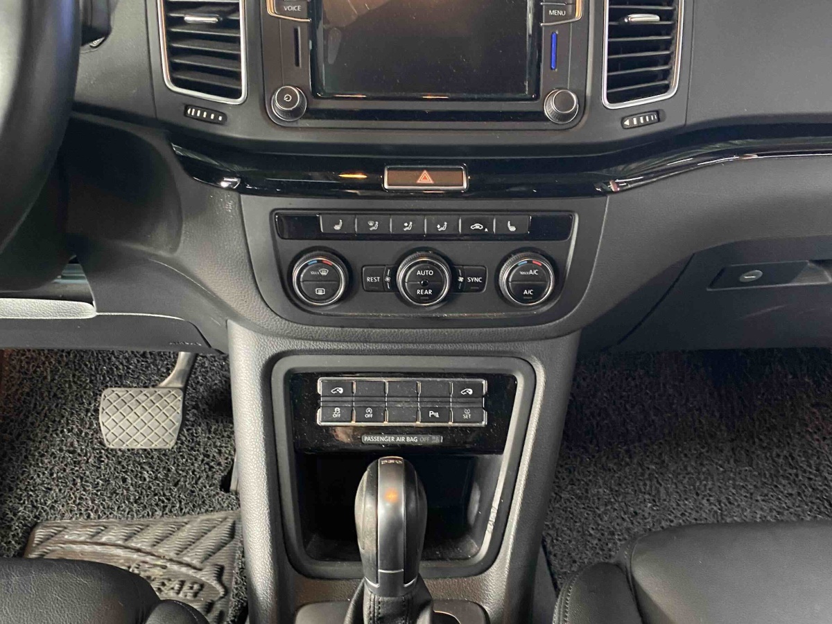 Volkswagen Sharan 2017 imagem de carro #17