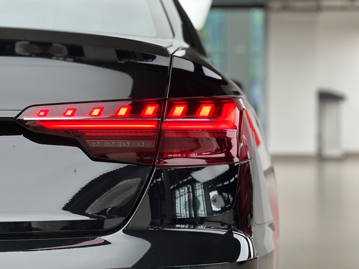 Audi S4 2023 car image #17