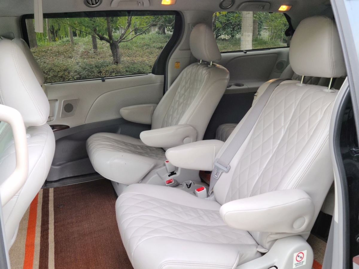 Toyota SIENNA 2010 #17 Toyota SIENNA 2010 imagen de coche #17