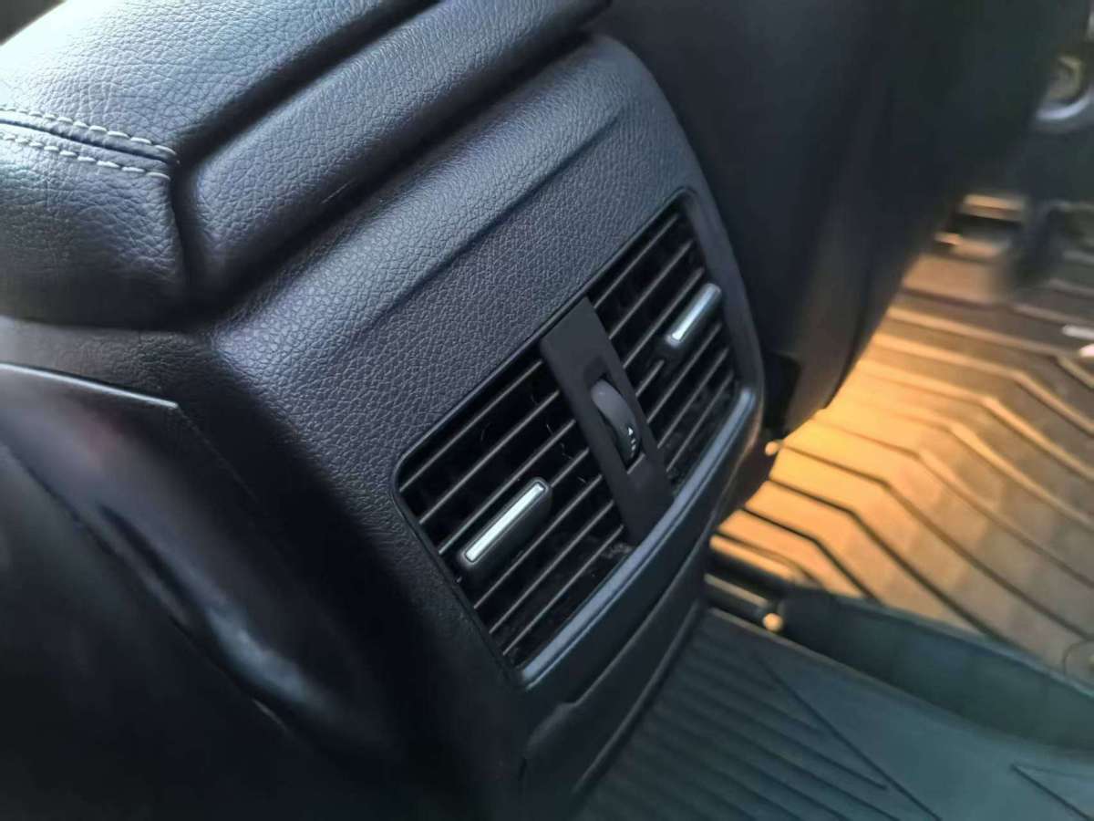 Mercedes-Benz GLA AMG 2019 #17 Mercedes-Benz GLA AMG 2019 car image #17