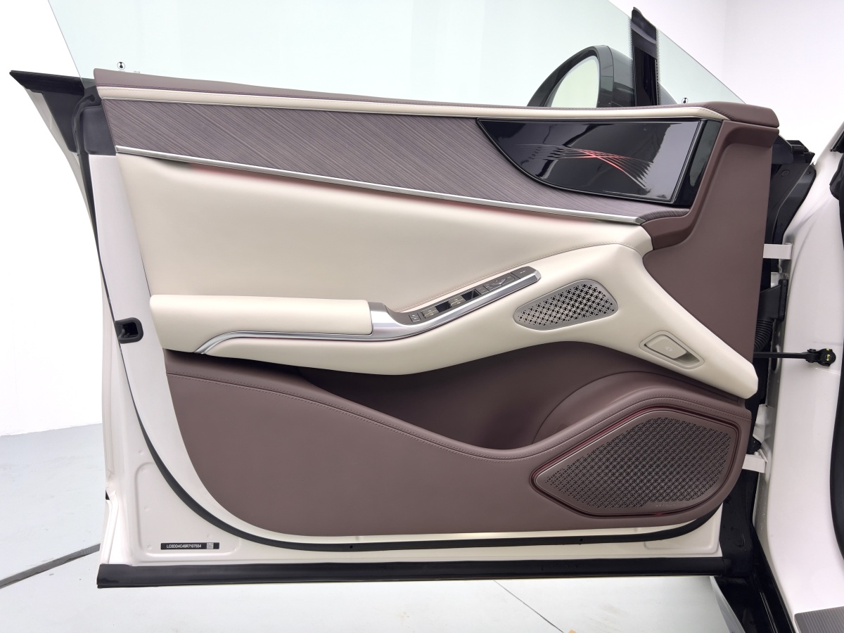 Denza Z9GT 2024 car image #17