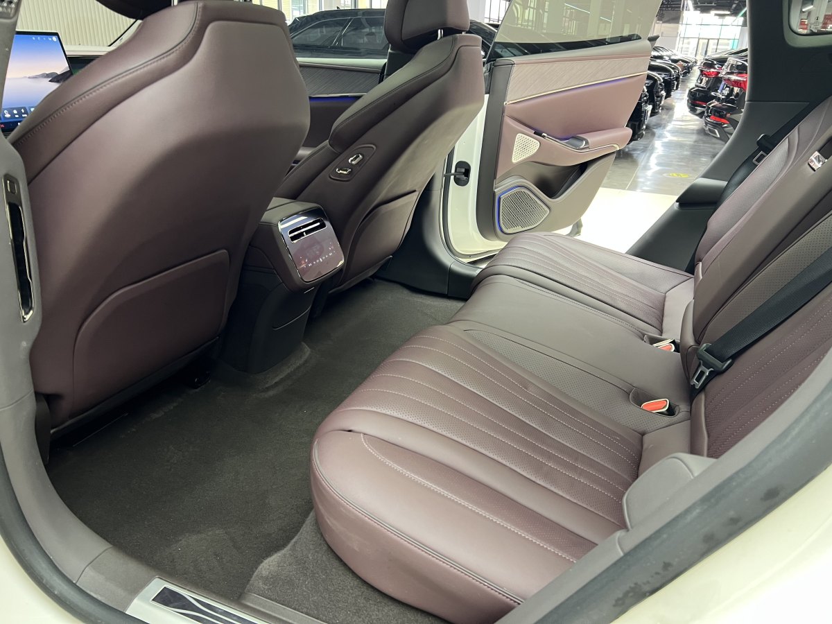 Denza Z9GT 2024 #17 Denza Z9GT 2024 car image #17