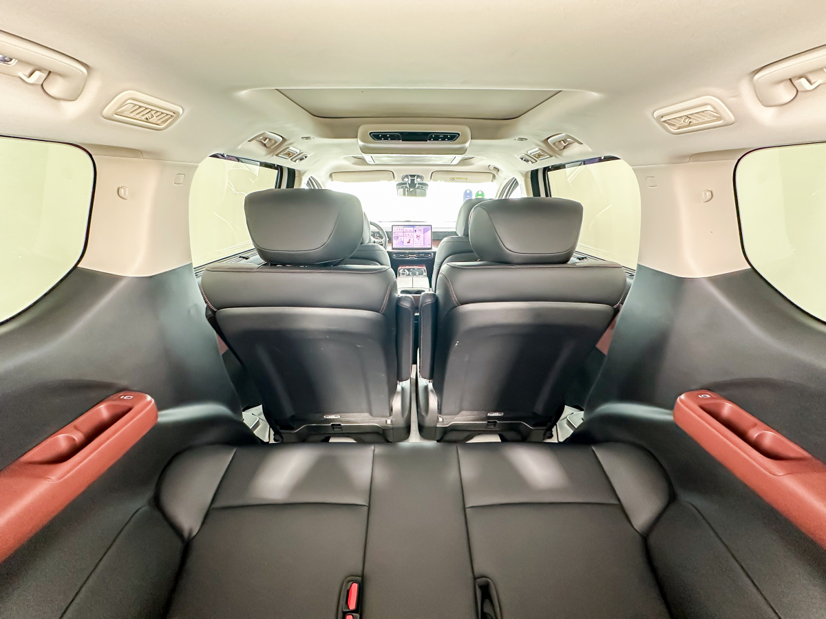 GAC Trumpchi E8 2024 #17 GAC Trumpchi E8 2024 car image #17