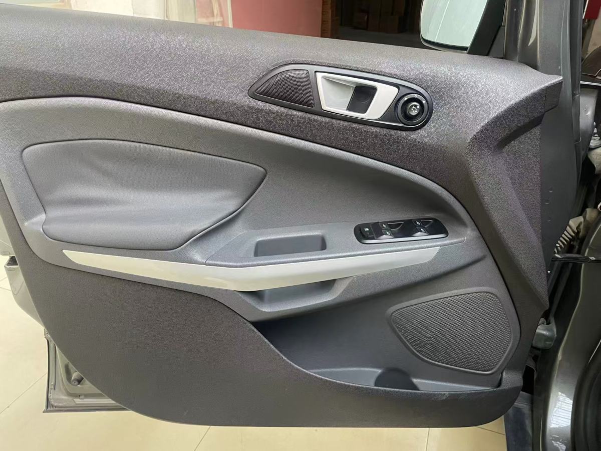 Ford EcoSport 2014 car image #17