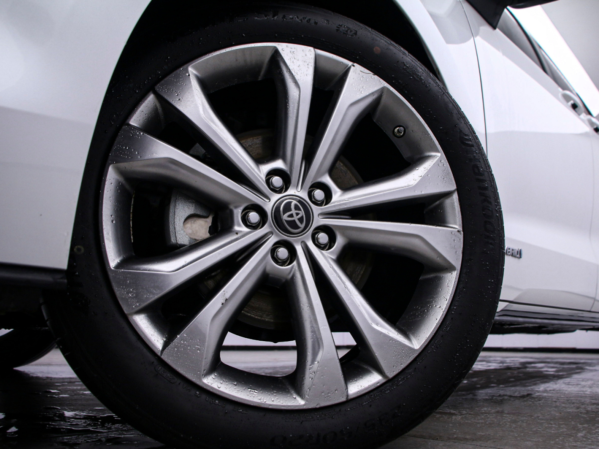 Toyota Sienna 2023 image de voiture #17