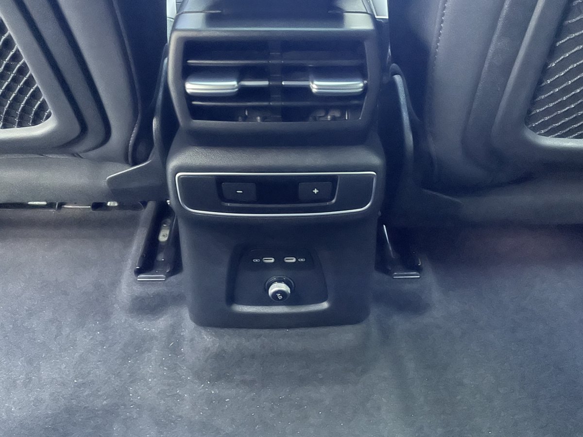 Audi Q4 e-tron 2024 imagem de carro #17