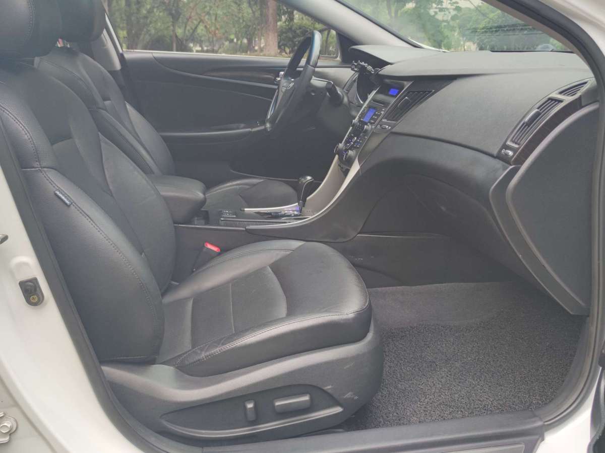 现代 索纳塔 2011 汽车图片 #17