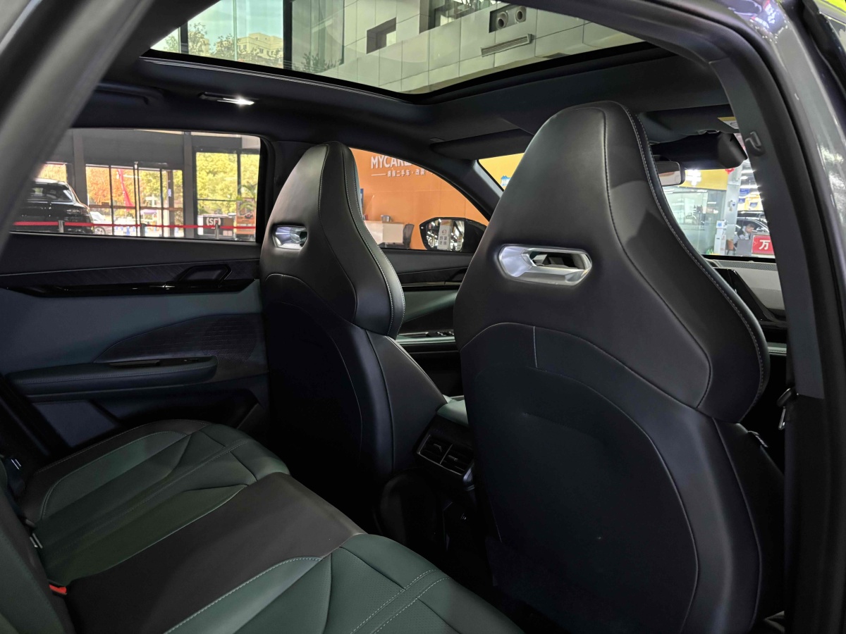 Changan UNI-V iDD 2024 car image #17