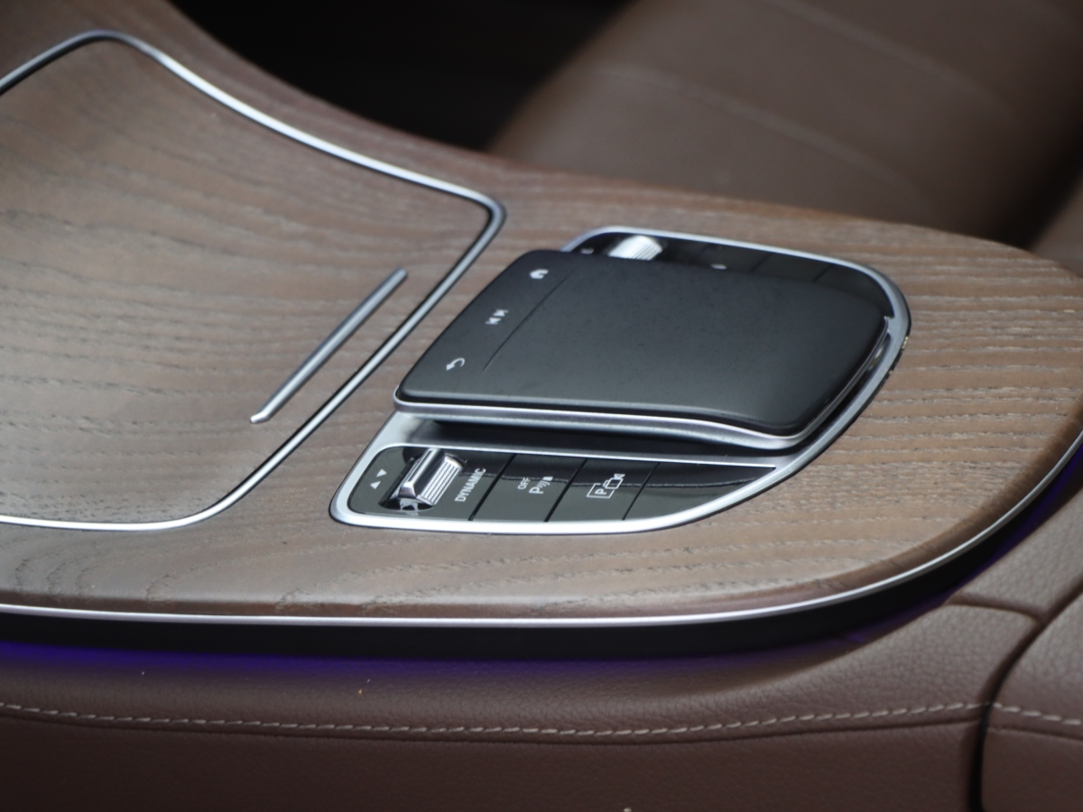 Mercedes-Benz E Class New Energy 2022 car image #17