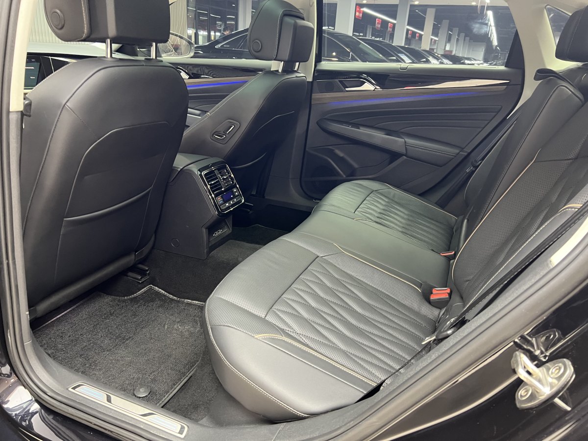 Volkswagen Passat New Energy 2021 immagine di auto #17