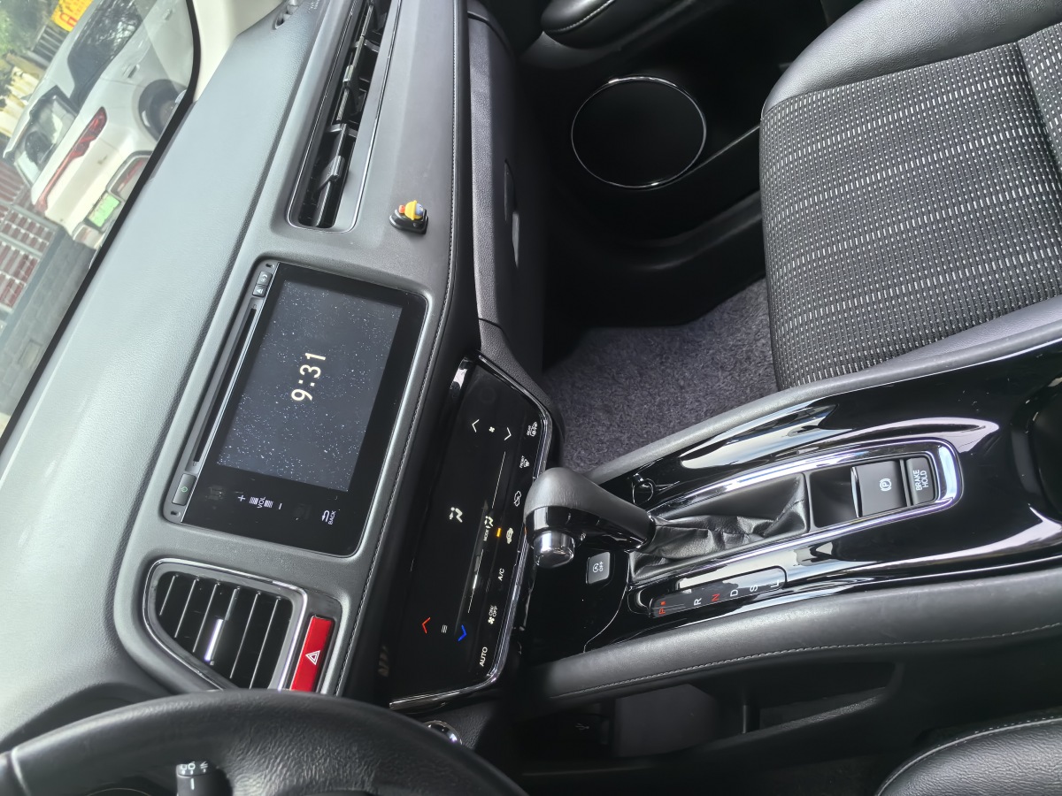 Honda VEZEL 2019 #17 Honda VEZEL 2019 car image #17