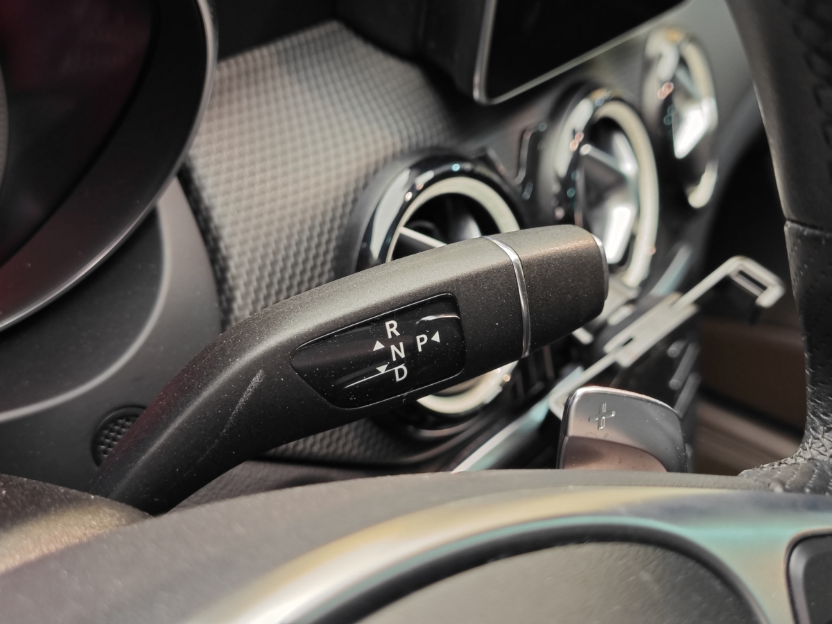 Mercedes-Benz GLA Class (Imported) 2019 #17 Mercedes-Benz GLA Class (Imported) 2019 immagine di auto #17