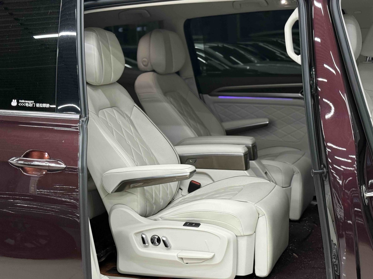 Volkswagen Viloran 2020 car image #17