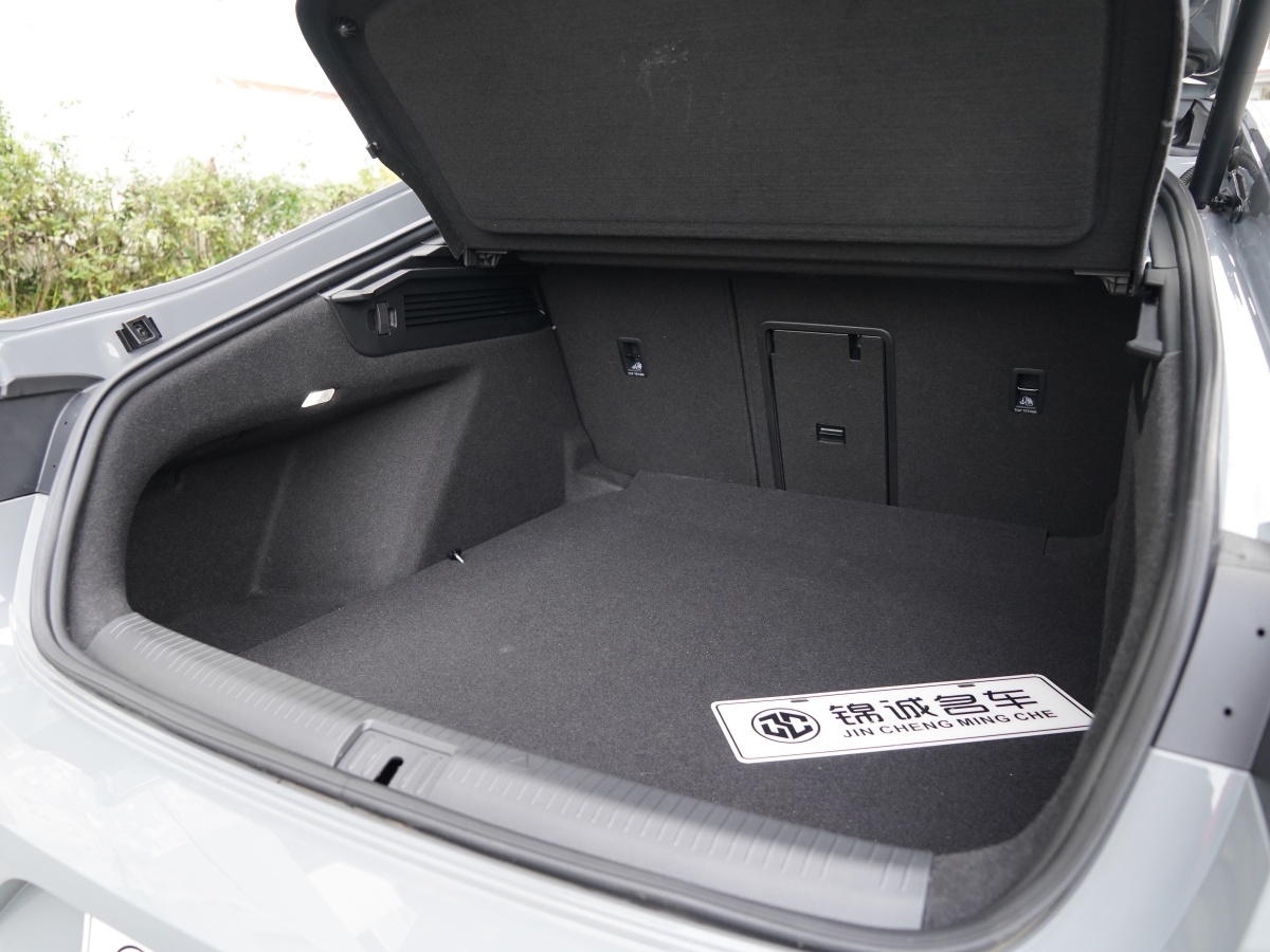 Volkswagen CC 2024 car image #17