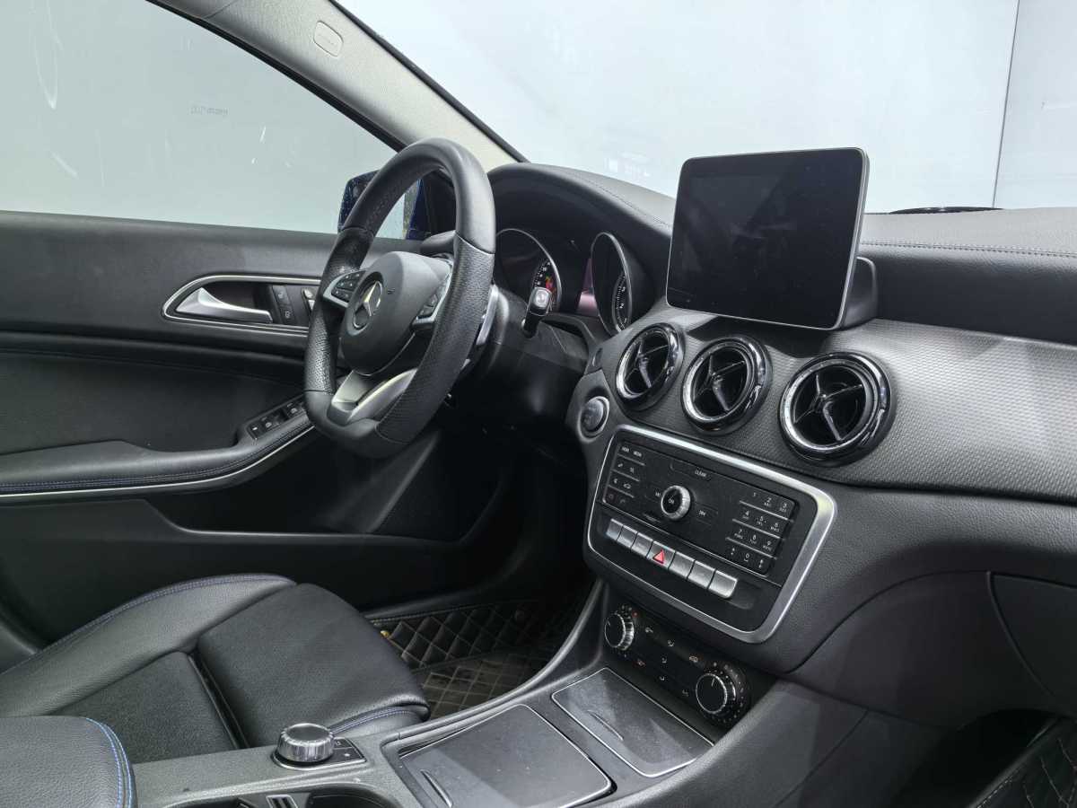 Mercedes-Benz GLA Class (Imported) 2019 immagine di auto #17