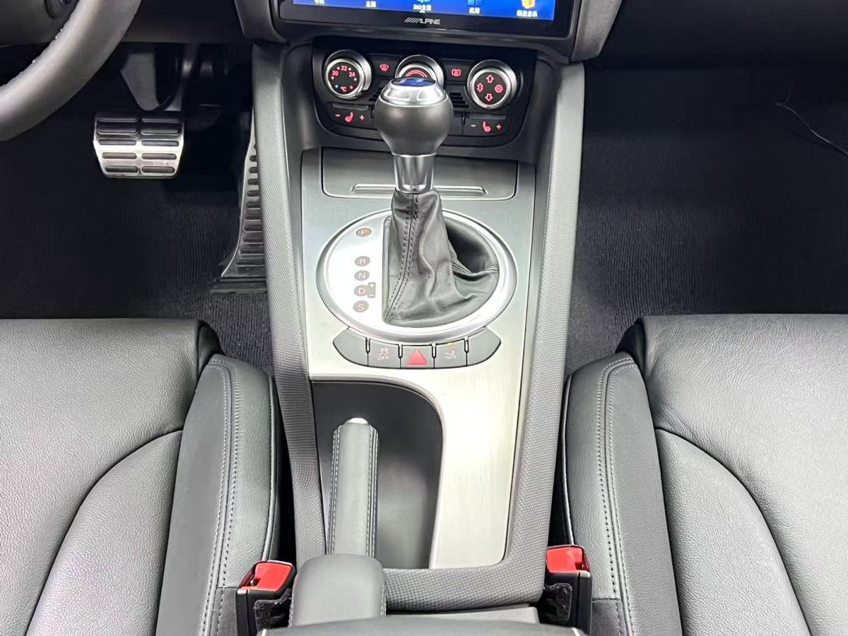 Audi TT 2014 car image #17