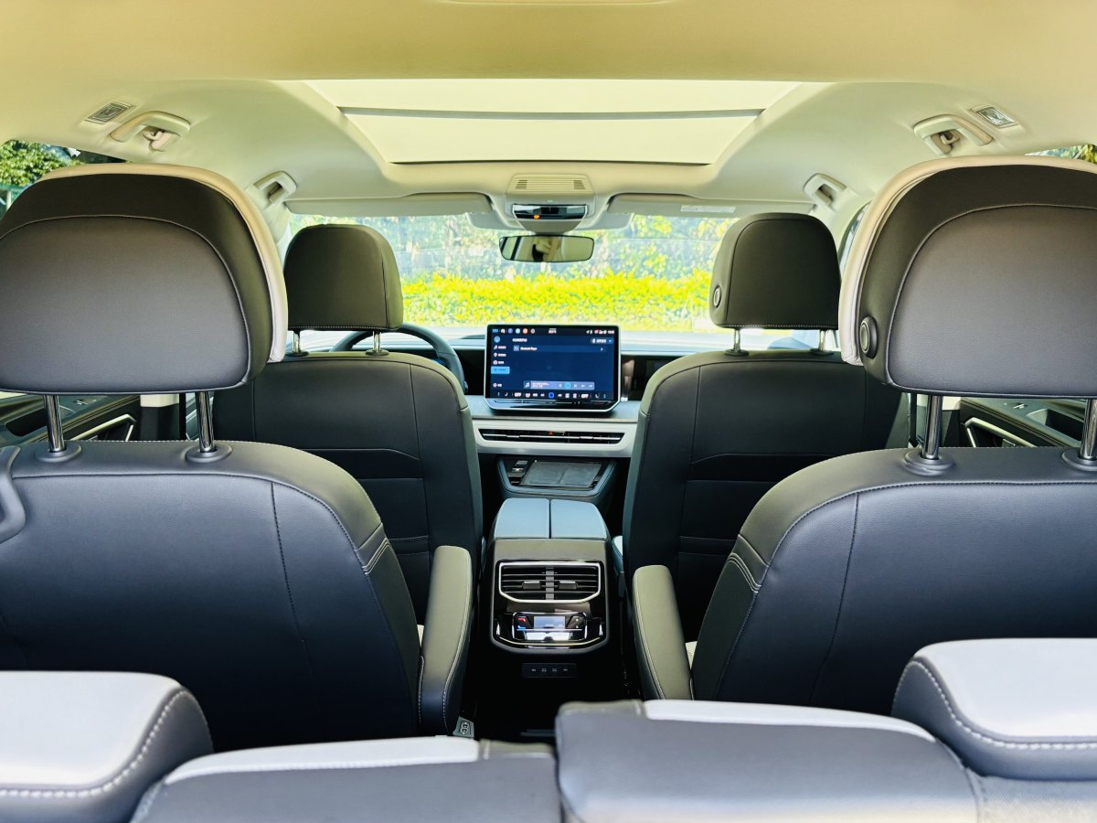 Volkswagen Talagon 2025 car image #17