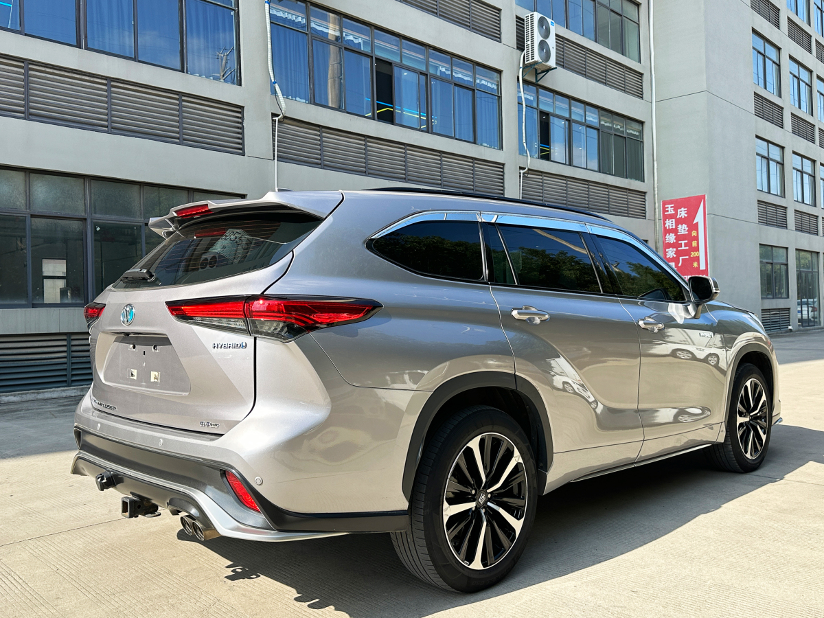 Toyota Crown Kluger 2022 immagine di auto #17