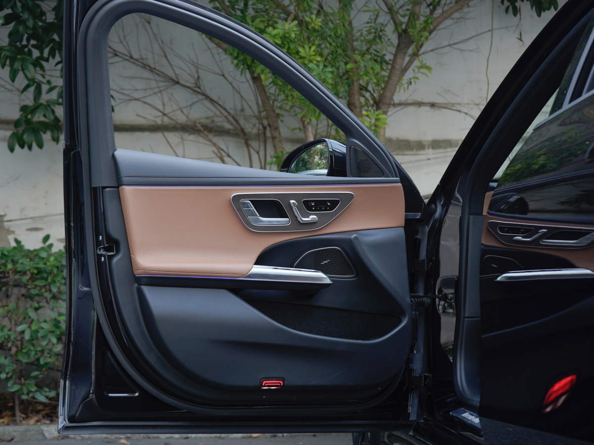 Mercedes-Benz E Class New Energy 2025 car image #17