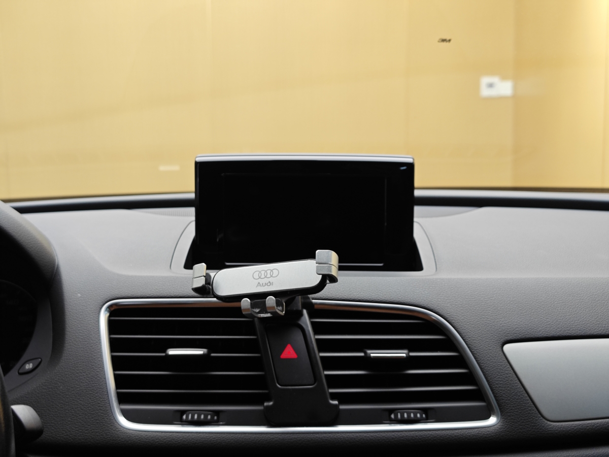 Audi Q3 (Imported) 2015 car image #17