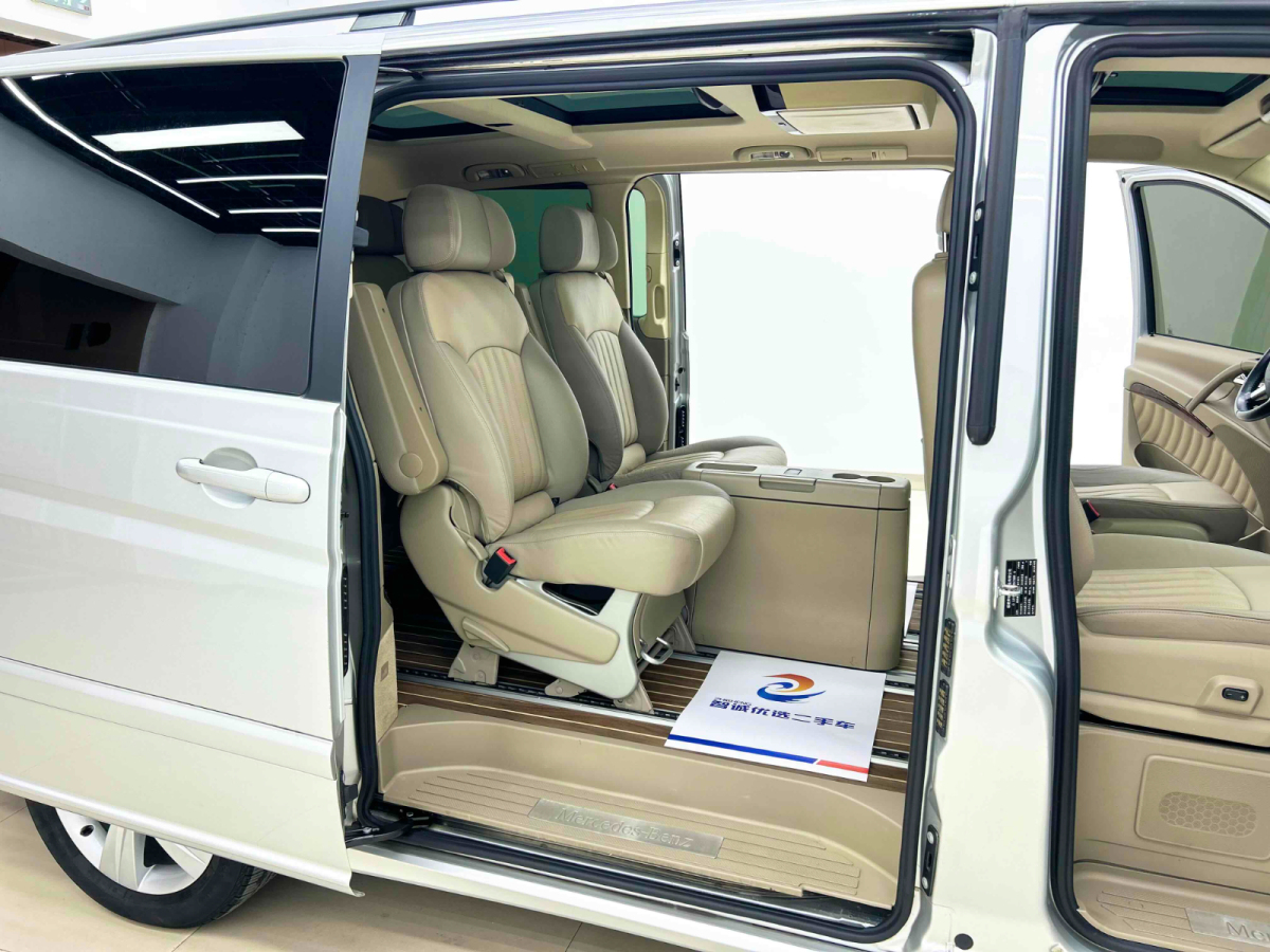 Mercedes-Benz Viano (Imported) 2014 car image #17