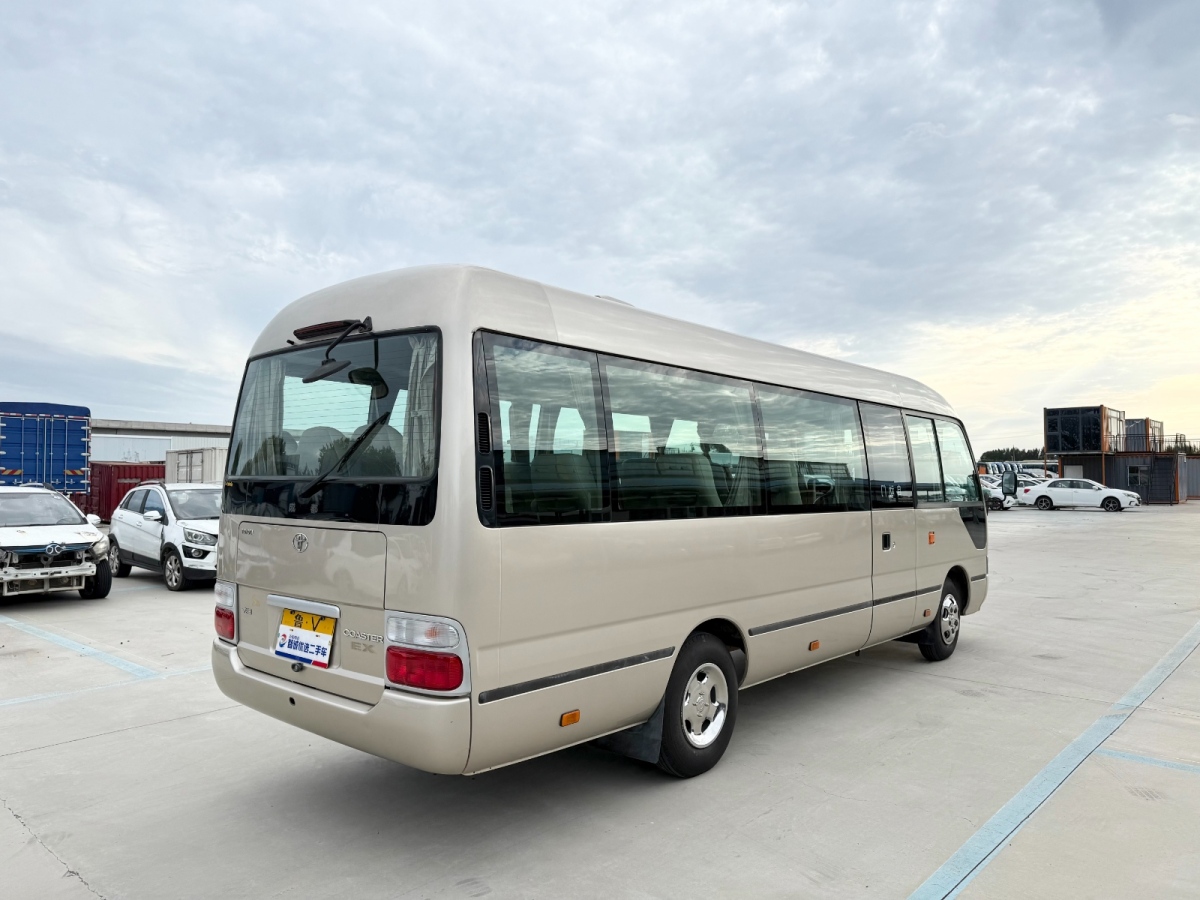 Toyota Coaster 2010 #17 Toyota Coaster 2010 imagen de coche #17