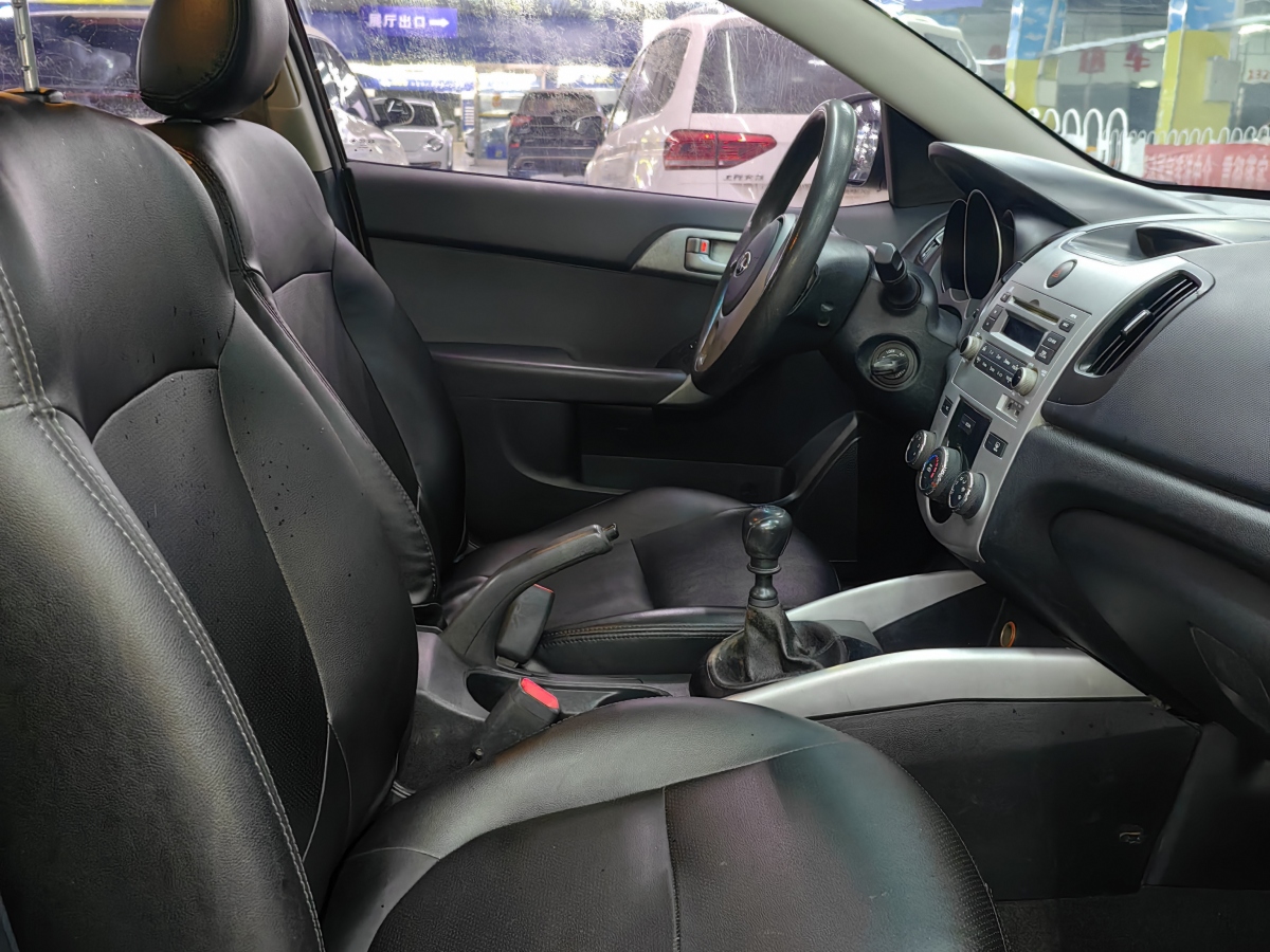 Kia Forte 2014 immagine di auto #17