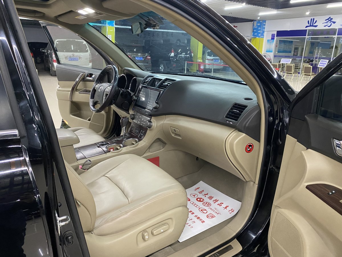 Toyota Highlander (Imported) 2011 car image #17