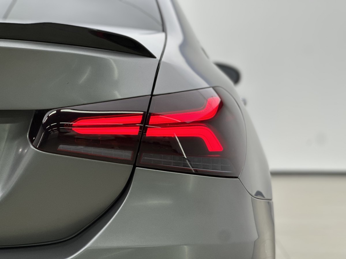 Mercedes-Benz A AMG 2021 image de voiture #17