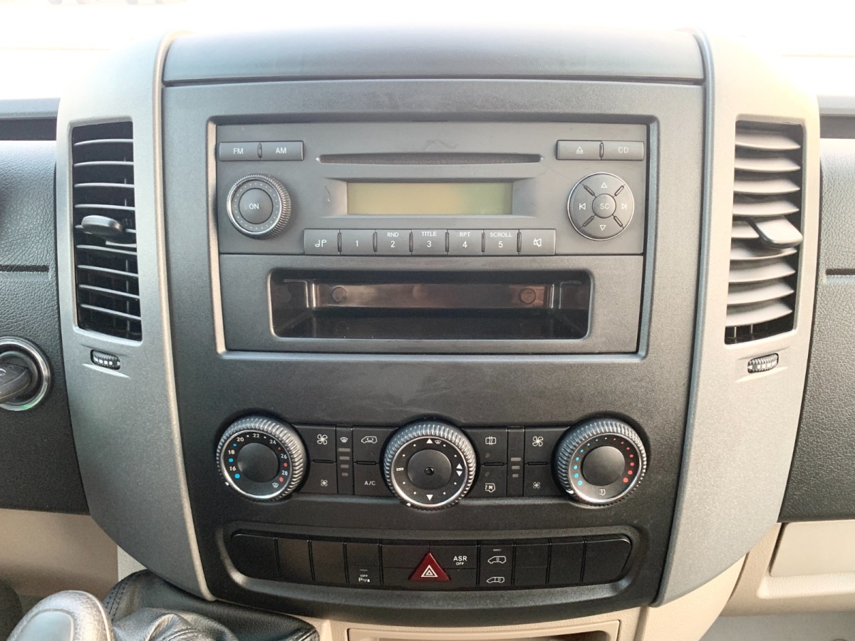 Mercedes-Benz Sprinter 2019 #17 Mercedes-Benz Sprinter 2019 car image #17