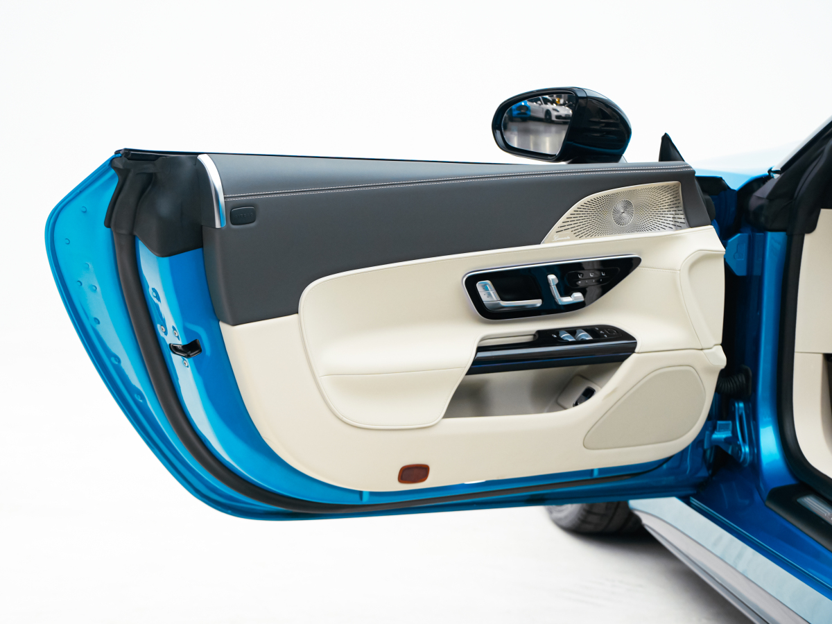 Mercedes-Benz SL Class 2025 car image #17