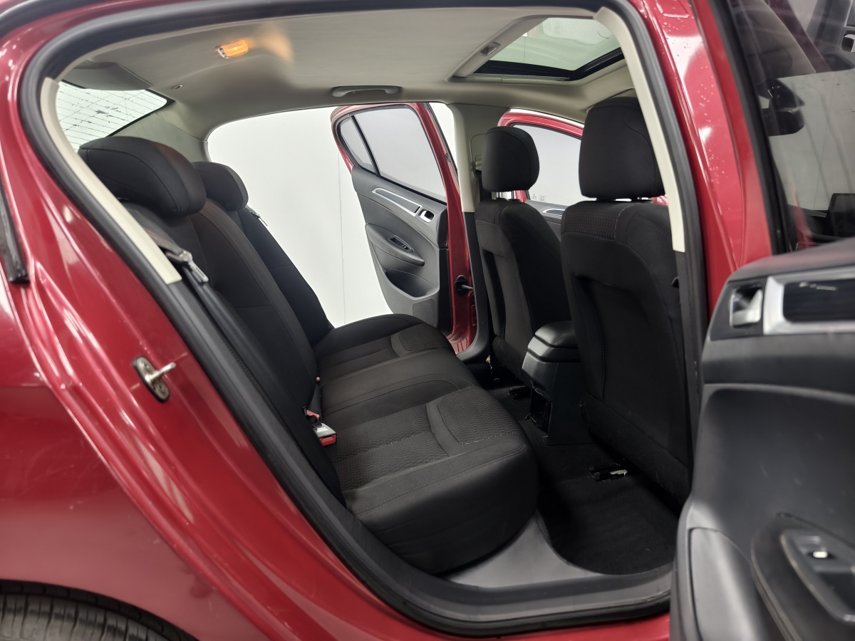 Peugeot 308 2014 car image #17